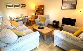 5 Glantraeth Farm Cottage